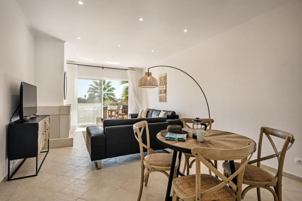 Luxurious First Floor Apartment Sleeps 4 Carvoeiro  Extérieur photo